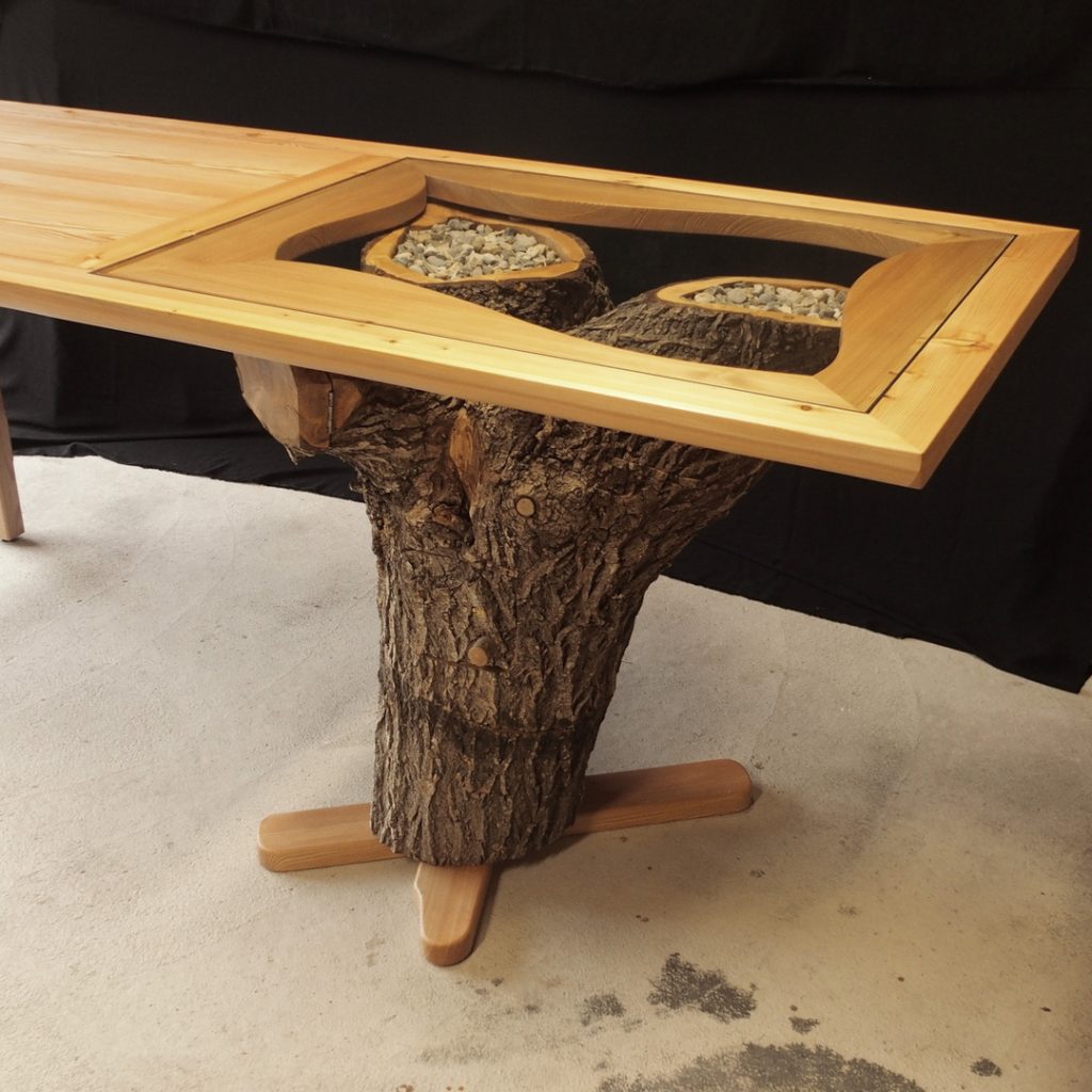 Table mélèze vitrée