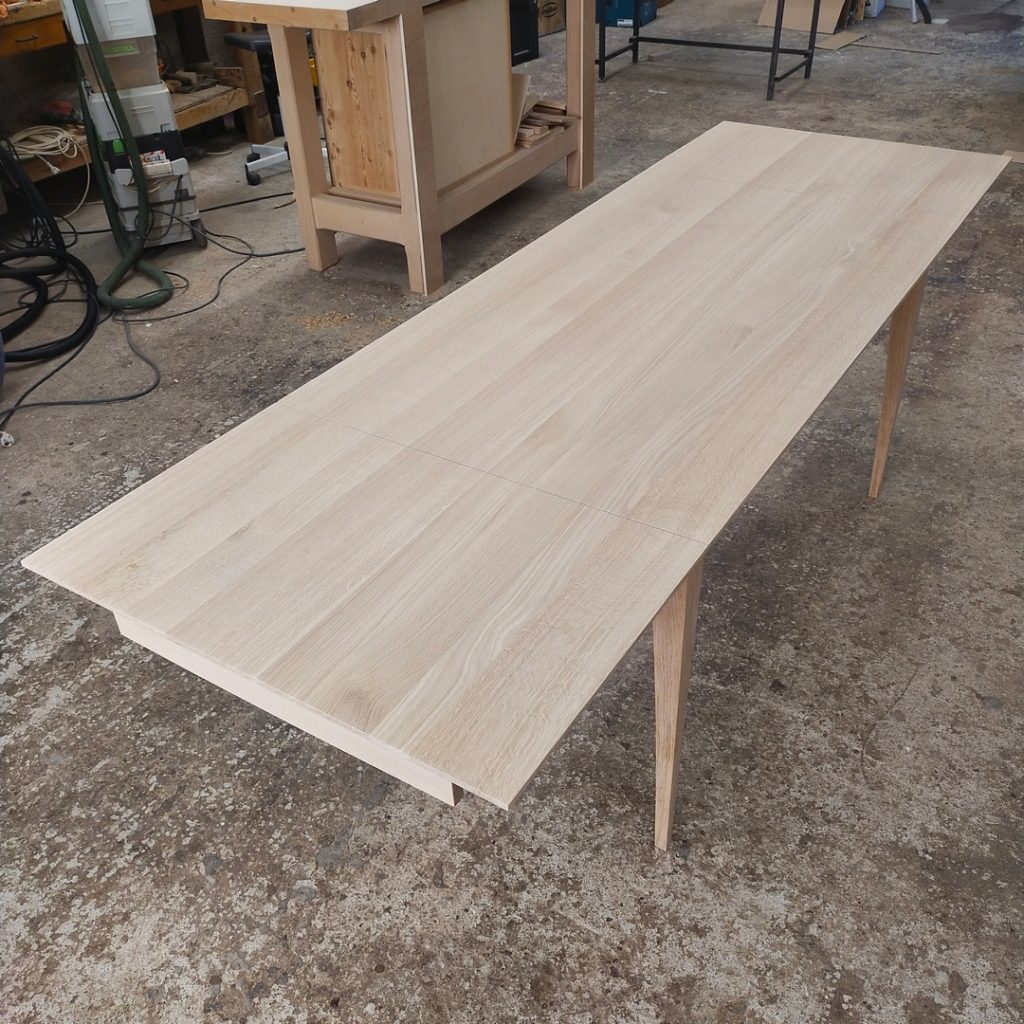 Table en chêne à rallonges amovibles